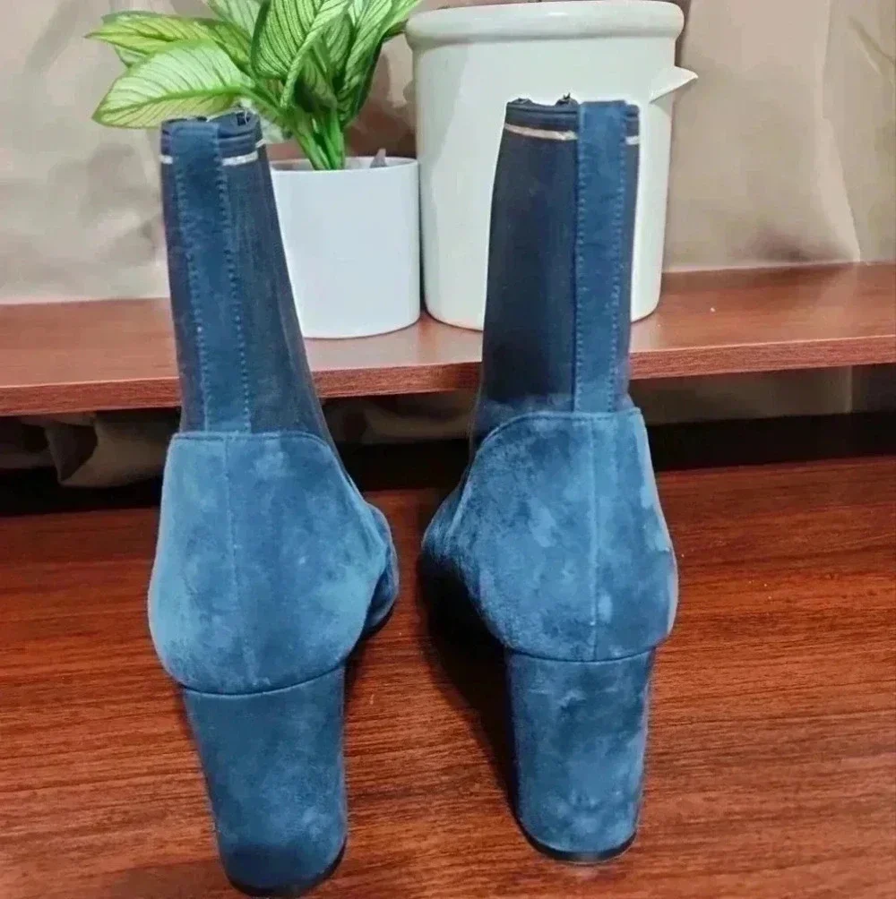 DAVID Tate Monique Navy Suede Ankle Bootie. Size 10 WW